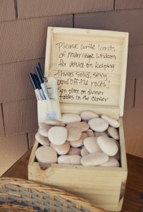 2015_bridescom-Editorial_Images-08-wedding-guestbook-ideas-Large-wedding-guestbook-ideas-onelove-photo-2