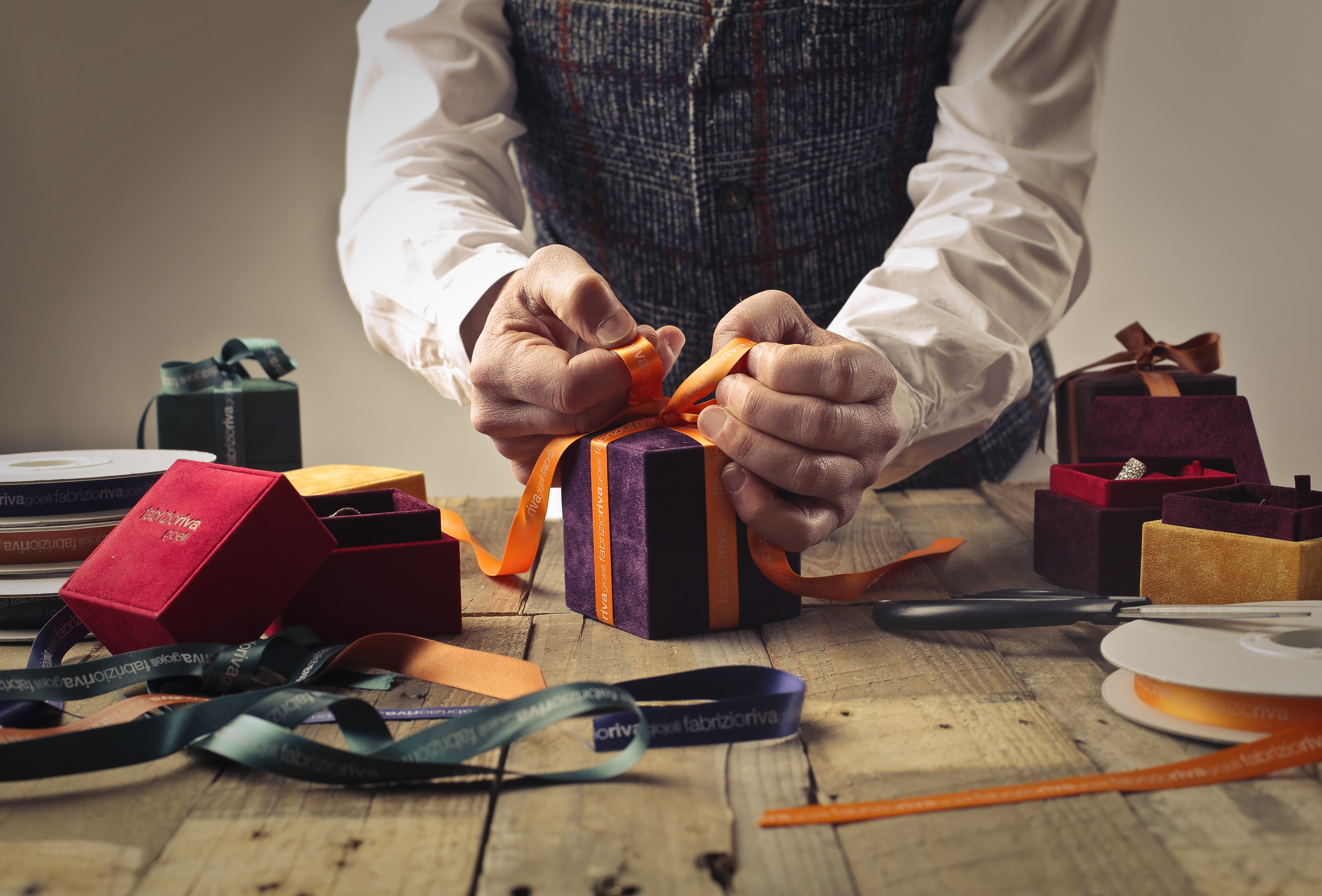 adult-bow-box-1050256